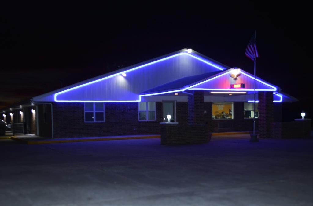 موتيل Sweet Springs نايت إن المظهر الخارجي الصورة