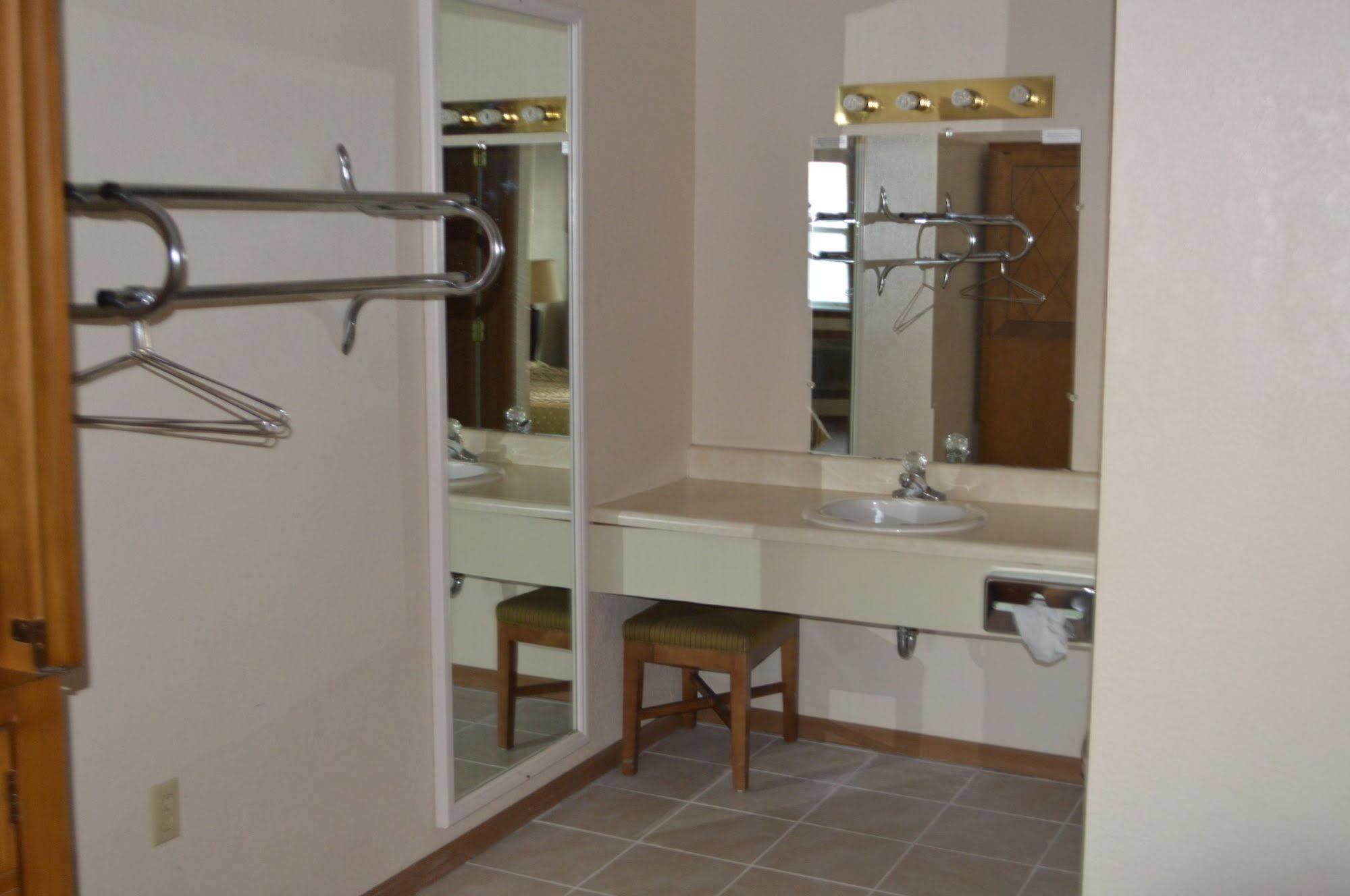 موتيل Sweet Springs نايت إن المظهر الخارجي الصورة